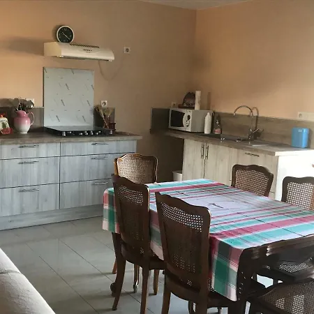 Ferienhaus De 90 Mq Avec Piscine Couverte